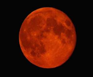 सुर्ख लाल दिखेगा आज का चांद, पूरी दुनिया को इंतजार सबसे लंबे चंद्रग्रहण का